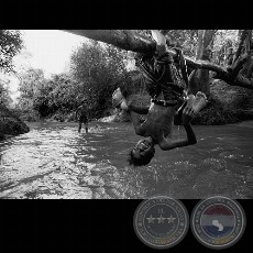 INDÍGENAS DEL PARAGUAY - Fotografía en blanco y negro de Juan Britos